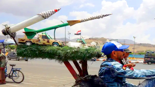 الحوثيون في ورطة سياسية بعد وقف الضربات الأمريكية